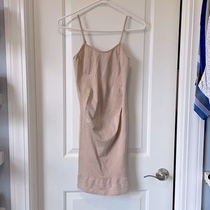 A Pea In The Pod maternity compression slip